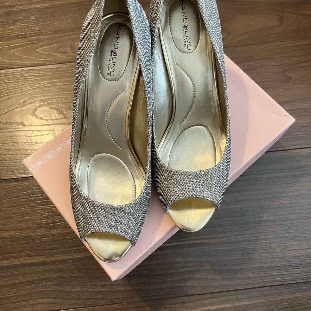 Silver shoes good condition